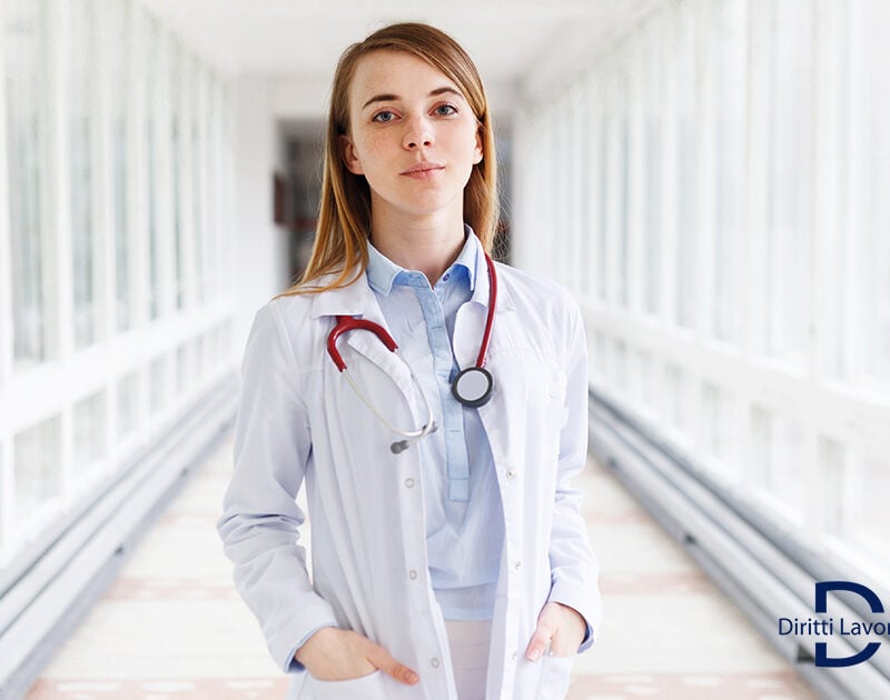 La pendenza di un procedimento penale non impedisce l’assunzione quale dirigente medico